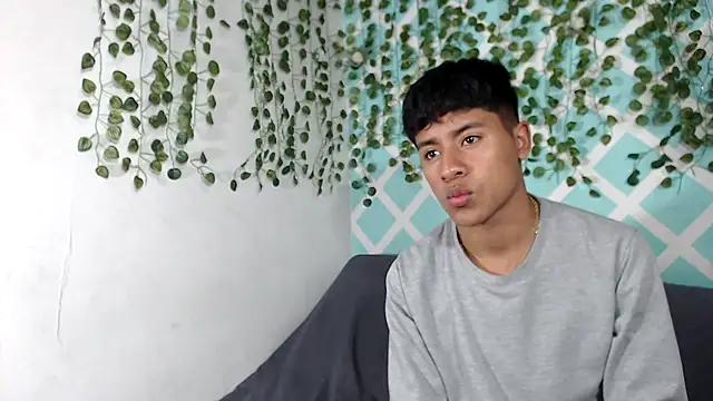 Snapshot of sebas_boys577 chatting on 09-13-25, 01:44 sebas boys577 online show from 09-13-25, 01:44