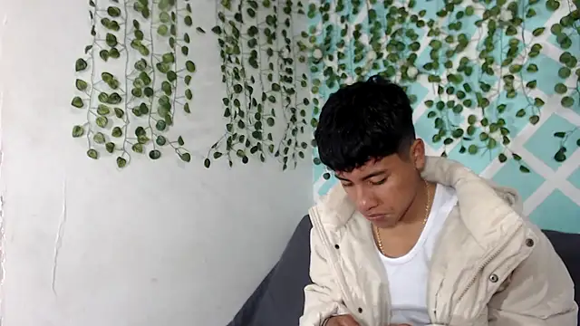 Snapshot of sebas_boys577 chatting on 09-12-25, 01:22 sebas boys577 online show from 09-12-25, 01:22