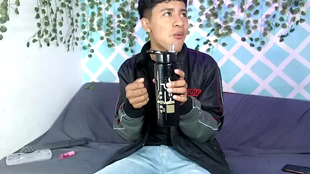 Snapshot of sebas_boys577 chatting on 09-15-25, 01:55 sebas boys577 online show from 09-15-25, 01:55