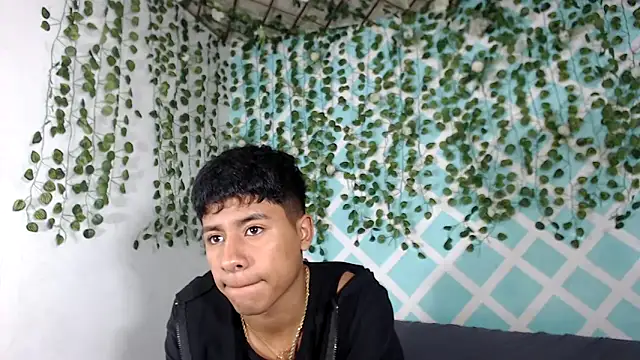 Snapshot of sebas_boys577 chatting on 09-14-25, 01:44 sebas boys577 online show from 09-14-25, 01:44