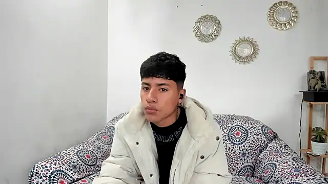 Snapshot of sebas_boys577 chatting on 10-03-25, 01:12 sebas boys577 online show from 10-03-25, 01:12