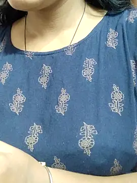 Snapshot of spicysuhana chatting on 05-30-26, 01:34 spicysuhana online show from 05-30-26, 01:34
