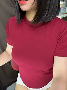 Snapshot of Voyerra_g chatting on 04-22-26, 01:01 Voyerra g online show from 04-22-26, 01:01
