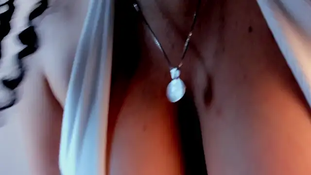 cristhi esterling online show from 10-27-25, 12:28