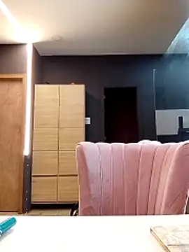 Snapshot of Cristal_hott1 chatting on 02-15-26, 07:02 Cristal hott1 online show from 02-15-26, 07:02