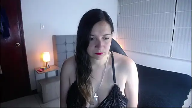 Agatha bellucci  online show from 09-09-25, 12:47