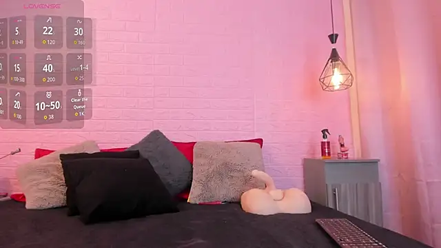 MayteLiu  online show from 10-11-25, 01:01