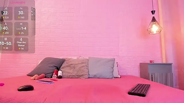 MayteLiu  online show from 09-24-25, 12:44