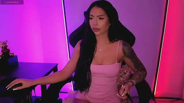 Snapshot of alisonrouge chatting on 02-15-26, 08:30 alisonrouge online show from 02-15-26, 08:30