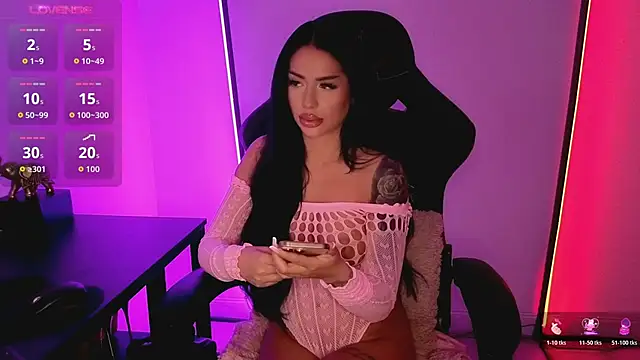 Snapshot of alisonrouge chatting on 02-12-26, 08:30 alisonrouge online show from 02-12-26, 08:30