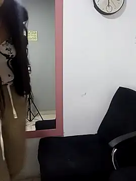 Snapshot of Nika_Hot chatting on 10-02-25, 06:33 Nika Hot online show from 10-02-25, 06:33