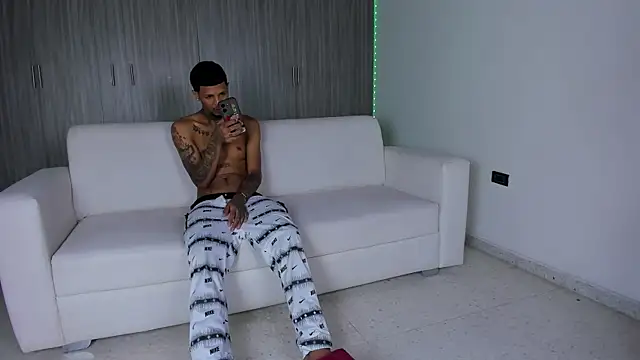 Hot destructionXxx18 online show from 09-18-25, 07:39