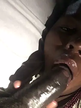 Snapshot of ffinegirl chatting on 10-30-25, 08:17 ffinegirl online show from 10-30-25, 08:17