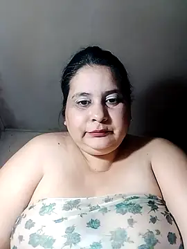 Snapshot of Ayma1983 chatting on 11-04-25, 11:08 Ayma1983 online show from 11-04-25, 11:08