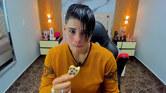 KAROLLJONES1 online show from 02-05-26, 07:21