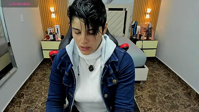 KAROLLJONES1 online show from 12-16-25, 07:29