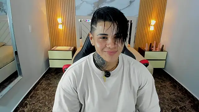 KAROLLJONES1 online show from 06-19-26, 07:20