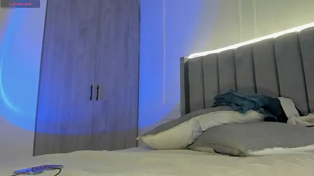 Ice Princess  online show from 10-29-25, 01:10