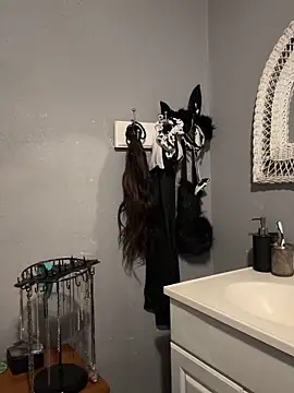 goddessmissmia online show from 11-18-25, 09:40