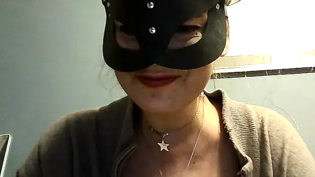 vanitafalcao online show from 11-11-25, 07:19