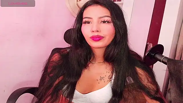 Snapshot of Miss_Charlottet chatting on 07-10-26, 09:37 Miss Charlottet online show from 07-10-26, 09:37