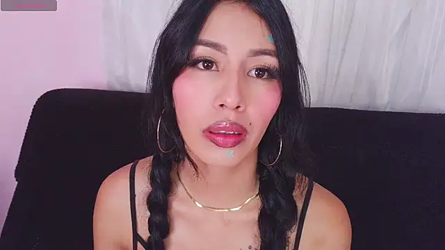 Snapshot of Miss_Charlottet chatting on 05-19-26, 10:11 Miss Charlottet online show from 05-19-26, 10:11