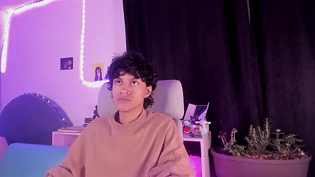 Snapshot of Khada__Jhin4 chatting on 10-05-25, 07:10 Khada  Jhin4 online show from 10-05-25, 07:10