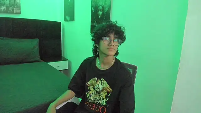 Snapshot of Khada__Jhin4 chatting on 09-21-25, 10:15 Khada  Jhin4 online show from 09-21-25, 10:15