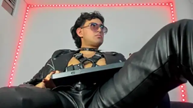 Snapshot of Alexxx_savage chatting on 11-05-25, 04:15 Alexxx savage online show from 11-05-25, 04:15