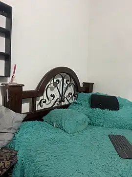 Snapshot of ALMAWHITE chatting on 11-08-25, 01:47 ALMAWHITE online show from 11-08-25, 01:47