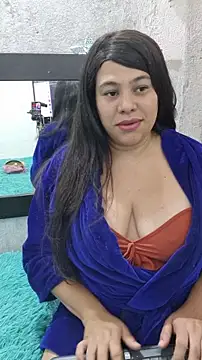 Snapshot of ALMAWHITE chatting on 12-05-25, 05:00 ALMAWHITE online show from 12-05-25, 05:00