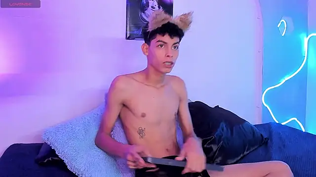 Room 69x online show from 09-18-25, 12:19