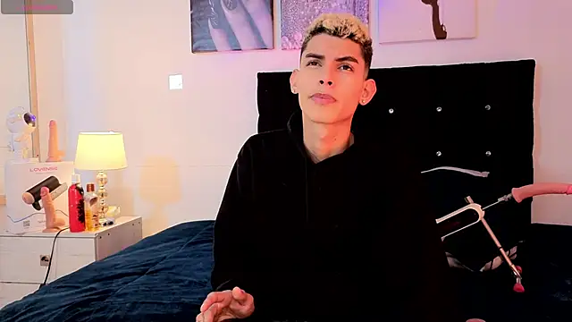 Room 69x online show from 03-26-26, 08:18