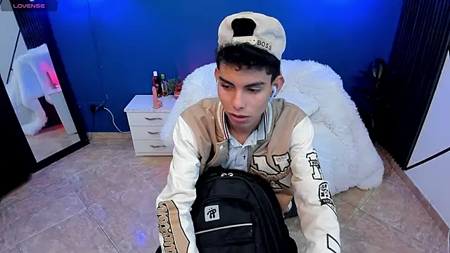 Room 69x online show from 12-04-25, 03:16