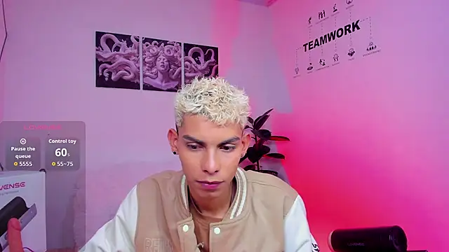 Room 69x online show from 12-20-25, 03:31