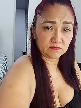 Snapshot of linda_luna29 chatting on 05-16-26, 04:55 linda luna29 online show from 05-16-26, 04:55