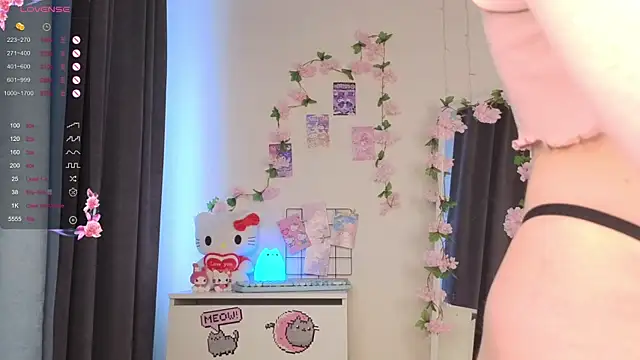 Snapshot of roxydolll chatting on 07-14-26, 02:05 roxydolll online show from 07-14-26, 02:05