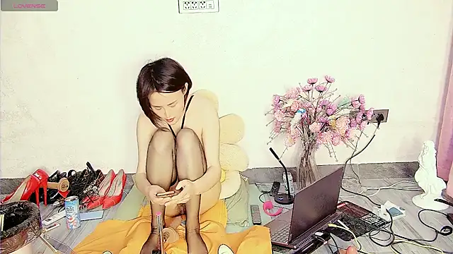 Snapshot of Solsken_ chatting on 12-04-25, 04:28 Solsken online show from 12-04-25, 04:28