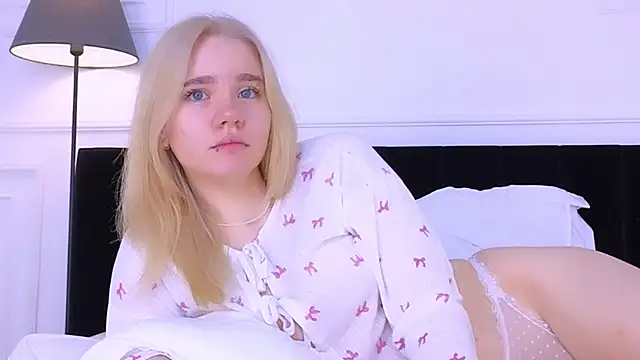 ANNABELLE LU online show from 10-16-25, 02:20