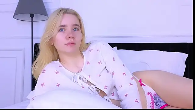 ANNABELLE LU online show from 11-13-25, 02:48