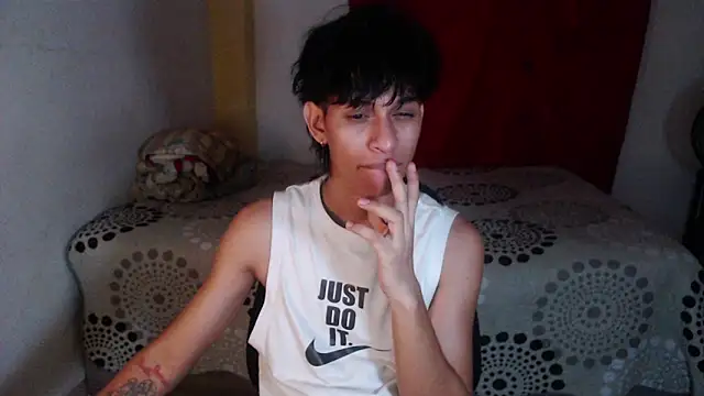 Snapshot of sung_yol chatting on 11-14-25, 10:35 sung yol online show from 11-14-25, 10:35