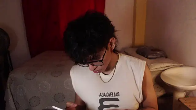 Snapshot of sung_yol chatting on 11-22-25, 06:18 sung yol online show from 11-22-25, 06:18