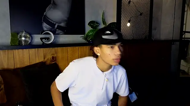 AlanCutee online show from 04-12-26, 12:41