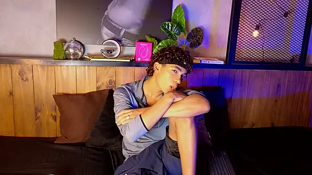 AlanCutee online show from 04-16-26, 09:39