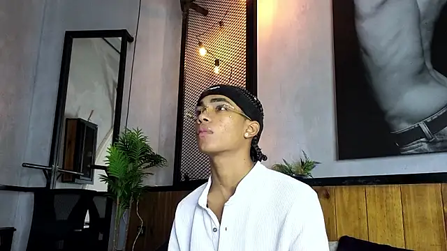 AlanCutee online show from 03-08-26, 03:26