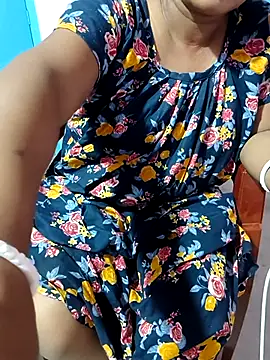 Snapshot of Cute-Swewty chatting on 10-15-25, 01:30 Cute-Swewty online show from 10-15-25, 01:30