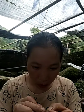 Snapshot of Tamy_20 chatting on 10-16-25, 08:11 Tamy 20 online show from 10-16-25, 08:11