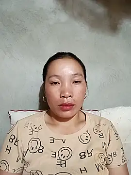 Snapshot of Tamy_20 chatting on 10-15-25, 06:38 Tamy 20 online show from 10-15-25, 06:38