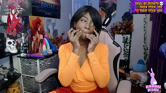 bunniikimi online show from 10-28-25, 02:05