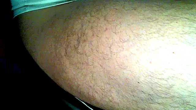 Snapshot of TobyDick13 chatting on 05-18-26, 04:40 TobyDick13 online show from 05-18-26, 04:40